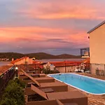 Tisno Resort *