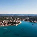 Tisno Resort *