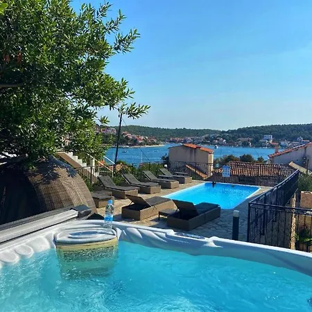 Tisno Resort Апартаменты *