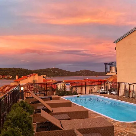 Tisno Resort *