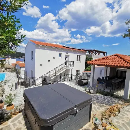 Tisno Resort * Tisno