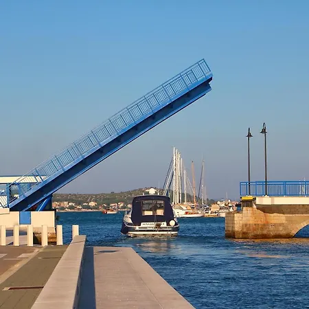 Tisno Resort شقة *