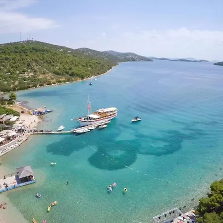Tisno Resort Апартаменты Тисно