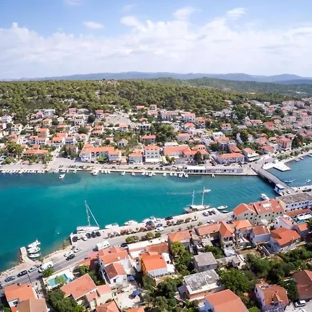 Tisno Resort *