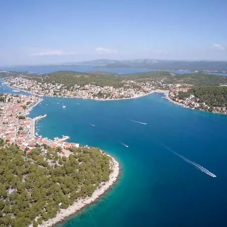 شقة Tisno Resort تيسنو