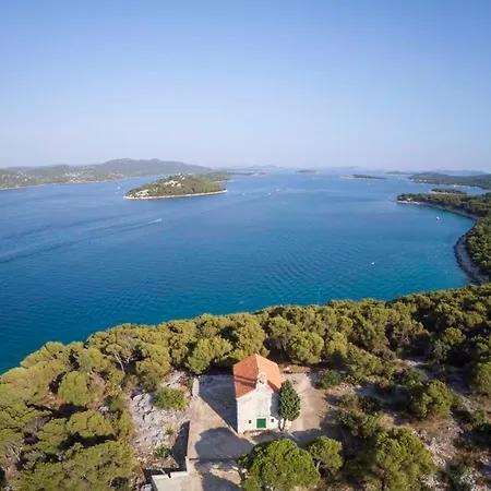 شقة Tisno Resort *