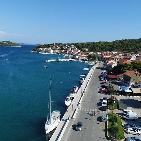 Tisno Resort *