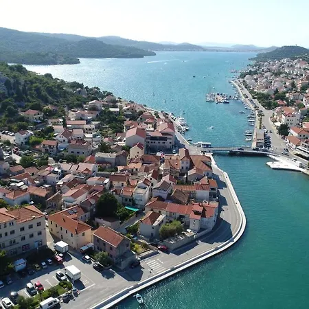 Tisno Resort شقة *