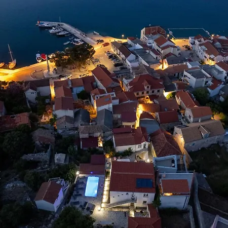 Tisno Resort * تيسنو