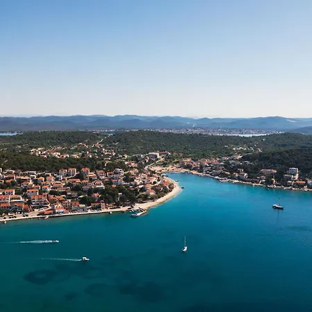 Tisno Resort *