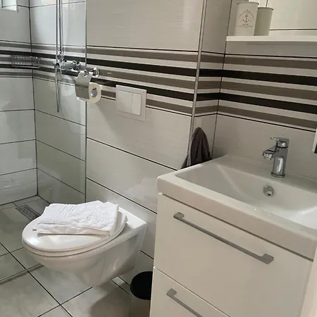 شقة Tisno Resort *