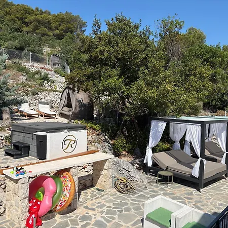 Апартаменты Tisno Resort *