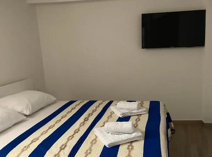 Tisno Resort Апартаменты *