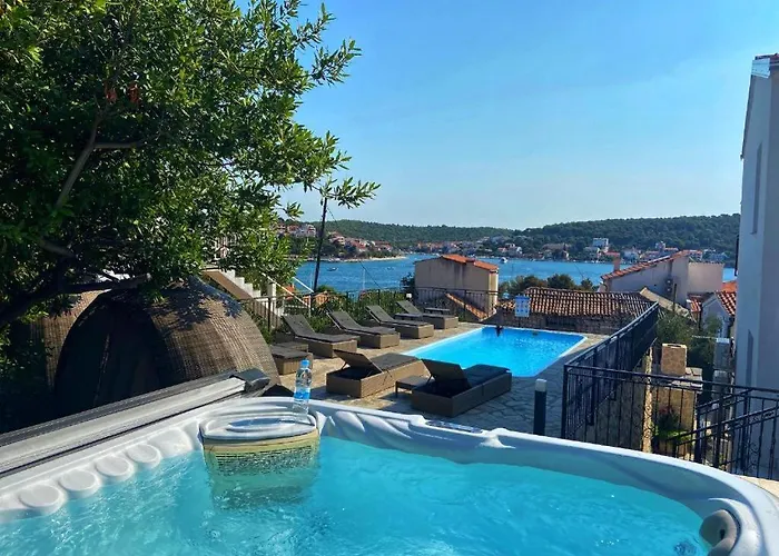 Tisno Resort Апартаменты *