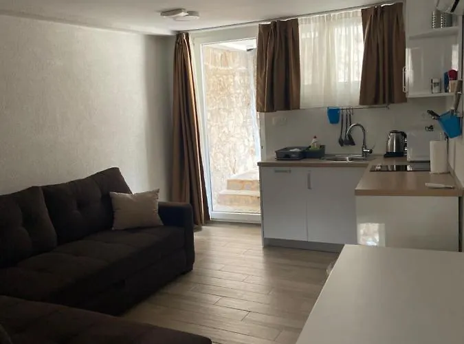 Tisno Resort Апартаменты Тисно